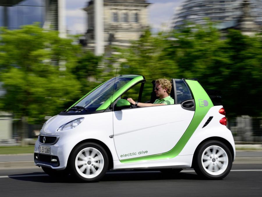  Smart ForTwo Electric Drive Cabrio (A451) 2011 года  (фото 1 из 3)